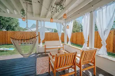 Image de Game Room & Yard • Cozy, Family-Friendly Stay