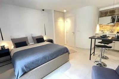 Image de Elégant appartement avec cuisine et terrasse-vieille ville- confort et détente