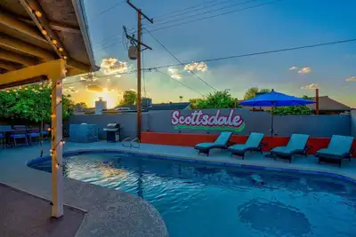 Image de Desert Hideaway: Luxe Pool, Hot Tub, & Fire Pit!