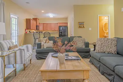 Image de Spacious Gem Near Fort Moore|4br|2bt|Bbq