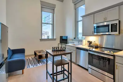 Image de Vibrant Unit w/ Free Parking | Medical District