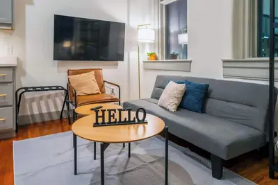 Image de Comfy Apt w/ Free Parking | Near Norton Hospital