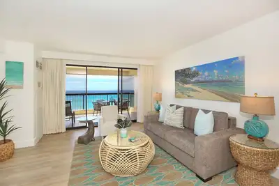 Image de Gorgeous full ocean view suite in heart of Waikiki! Free valet parking!