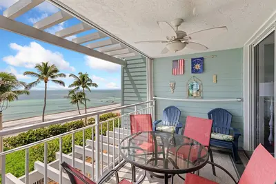 Image de Oceanfront Oasis Smathers Beach Condo Sunrise views Island Charm Book today