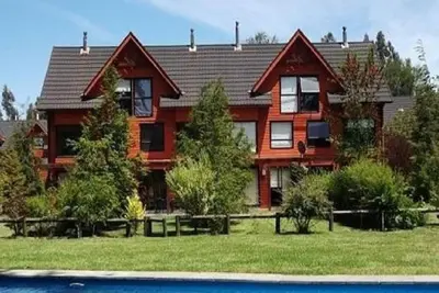 Image de House Hacienda Puerto Pucon in Private Condominium 3 Swimming Pools parking lot