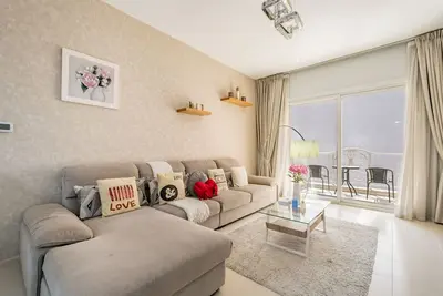Image de Delightful 1br Apartment at Emirates Garden 1 Gardenia 2, Jvc by Deluxe Holiday Homes