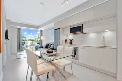 Image de Upscale 1 Bed + Den, 2 full baths - North York - Scala Condo