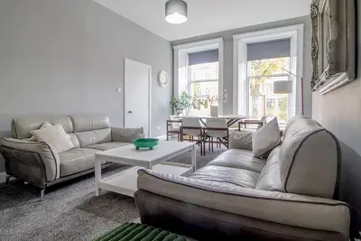 Image de Spacious Hillhead Haven - Pass the Keys