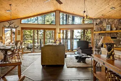 Image de Lakeview Retreat | Pool table | Direct Lake Access