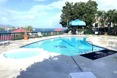 Image de Schooner Bay 2-bedroom, 2-bathroom condo with WiFi and Ac.