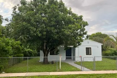 Image de Charming 2-bedroom house in delightful North Miami with WiFi, fitness room