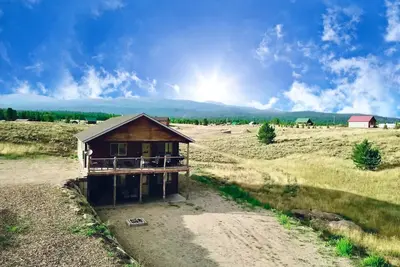 Image de Golden Meadows Lodge+6Bdms+Ac+HotTub+WiFi+Near2YNP