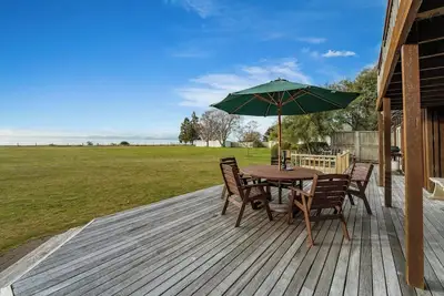 Image de Lakefront Retreat - Lake Taupo Holiday Home