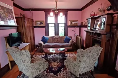 Image de Grand Main Floor in Heritage Home