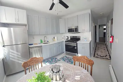 Image de Spacious 3-bedroom apartment with WiFi, Ac in beautiful Jersey City\n