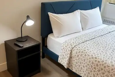 Image de Rustic Elegance Meets Urban Comfort in Calgary
