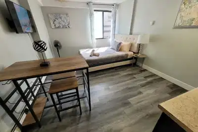 Image de Charming Vintage Studio Escape in Downtown Calgary