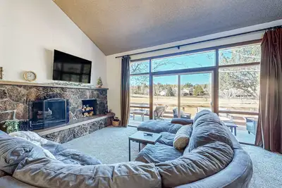 Image de Townhome with large patio, views the golf course & San Fransisco Peaks
