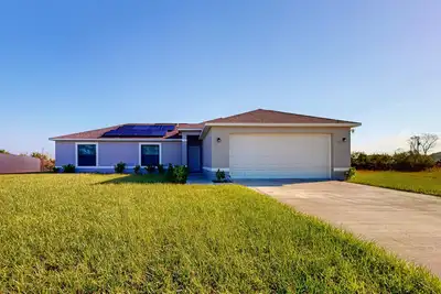 Image de Cozy Home with backyard, canal view, fully equipped kitchen, dog friendly