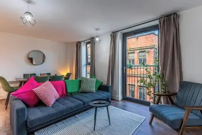 Image de Top Floor Vibes | Lgbtq+ Hotspot | City Nights