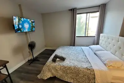 Image de Cosy Nest: Vibrant Downtown Studio Dt! Free Wi-Fi