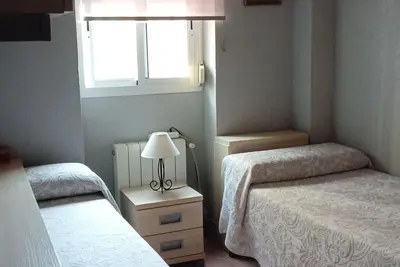 Image de Room near university, hospital, park and private parking lot