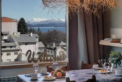 Image de Montagne appartement avec vue sur le lac et parking a Bariloche