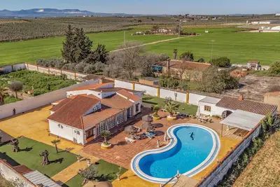 Image de Superbe maison à Puente Genil avec WiFi