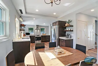 Image de Sage Street Bungalow- Beautifully renovated, historical home walking distance to downtown