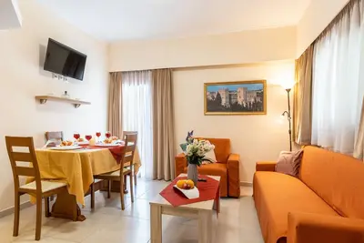 Image de Appartement \"Two Bedroom No 4\" avec jardin partagé, Wi-Fi et climatisation