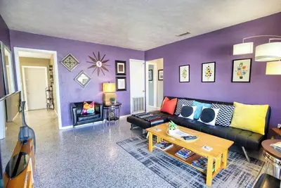 Image de Retro-Inspired Stay, Bbq Patio, Close to Downtown