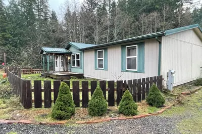 Image de 4bd/2ba Forest Retreat with Garden in Silverdale, Wa with Full Chefs Kitchen