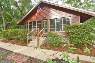 Image de Orange Springs Oasis: Cabin, Pool & Adventure
