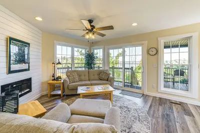Image de Kentucky Lake Home w/ Shared Dock!