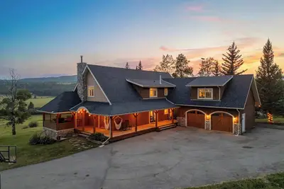 Image de Rolling Hills | Rural Retreat | Sleep 15 | Hot Tub