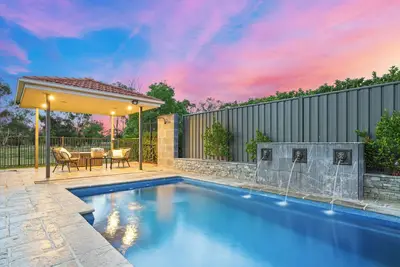 Image de Mediterranean Retreat | Pool, Golf Views, Near Zoo