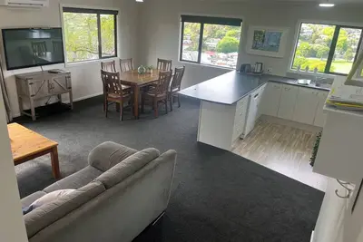 The tree house - Nelson \nCentral location with scenic views.