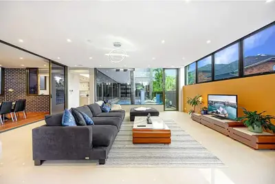 Image de Putney ·Brand New Luxury House  with Pool & Waterview