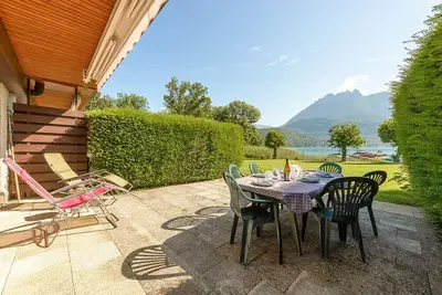 Image de Duingt - Le Grand Evasion, plage privée et parking