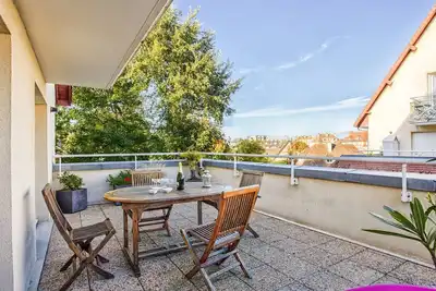 Image de Appartement spacieux 70m², piscine, parking, près plage et commerces