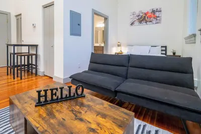 Image de Historic Apt w/ Free Parking | Hospital Complex