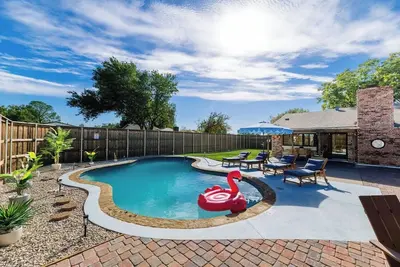 Image de Palm Springs / Pool & Game Room!