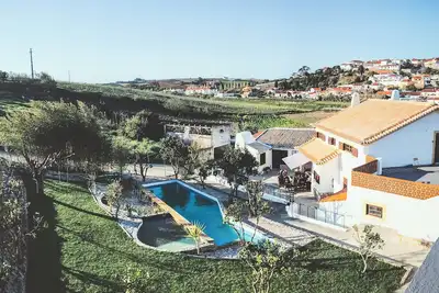 Image de Surf Villa with large organic garden, pool and hot tub