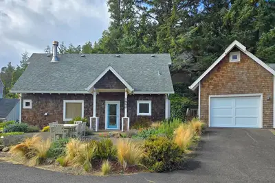 Image de New listing! Bay view and walking distance to Netarts Bay and the ocean