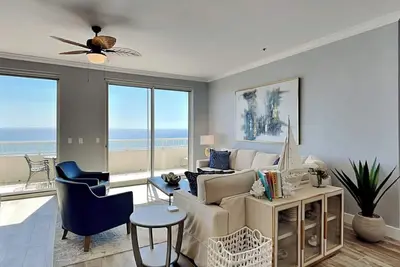 Image de 3bd/3ba Luxury Gulf-Front Penthouse, Pool, Tennis/Pickleball + More Amenities