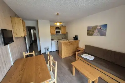 Image de 20m du centre station, 1er étage, balcon, casier à ski, 33m², Les 2 Alpes