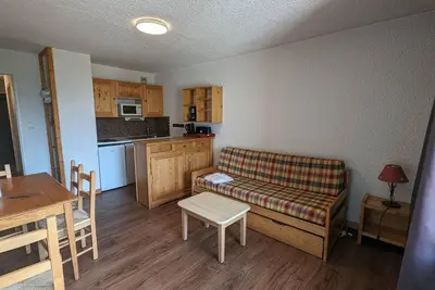 Image de 20m du centre station, 5ème étage, balcon, casier à ski, 33m², Les 2 Alpes