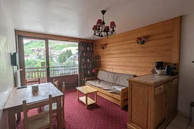 Image de 20m du centre station, 3ème étage, balcon, casier à ski, 30m², Les 2 Alpes