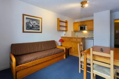 Image de 20m du centre station, 1er étage, balcon, casier à ski, 31m², Les 2 Alpes