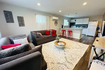Image de 2 Bedroom apartment - urban chic at its finest!